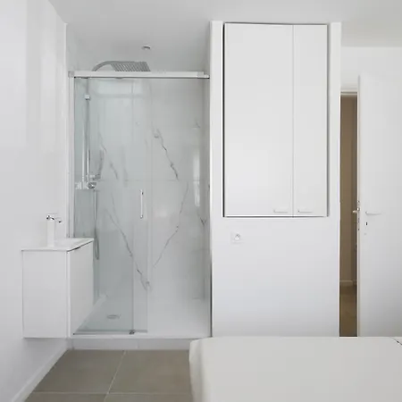 Spacieux Summer Getaway Ideal For 6 * Nice
